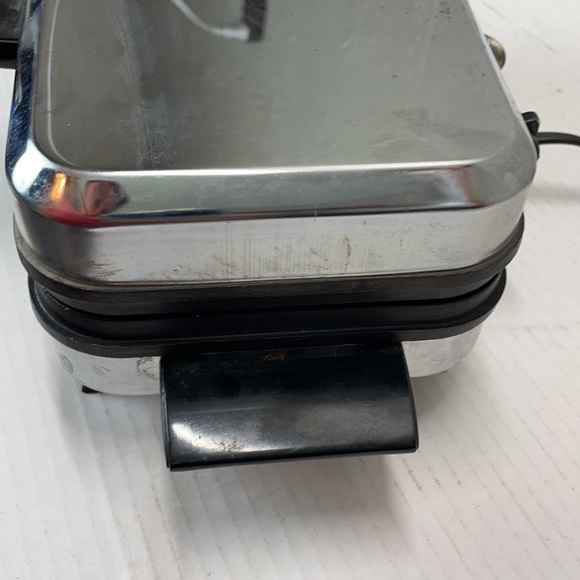 Vintage Vitantonio 550-NS Chrome Belgian waffle - Picture 4 of 4